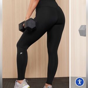 Fabletics black motion 365 leggings small.